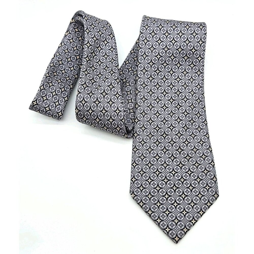 Authentic Louis Vuitton LV Quatrefoil Floral Geometric Pattern Grey Silk Necktie - Picture 2 of 8